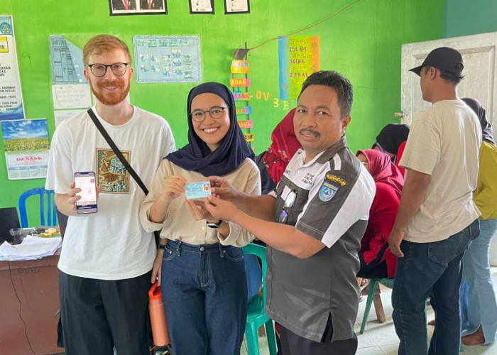 Jelang Pemilu 2024, Para Siswa Geruduk Kantor Dukcapil Bengkulu Utara 