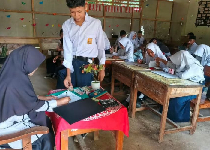 MTsN 5 Mukomuko Galang Donasi untuk Korban Gempa NTT