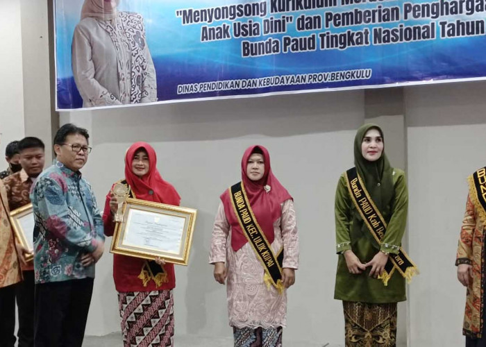 Terbaik Nasional, Bunda PAUD Tanjung Sari Terima Penghargaan Mendikbudristek RI
