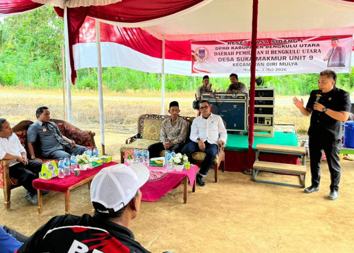 Temui Dewan, Warga Desak Pembangunan Jalan Hotmik di Pasar Giri Mulya