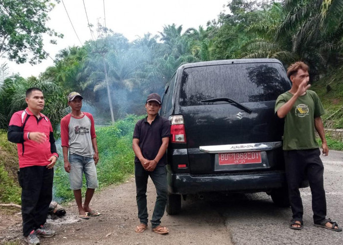Pengendara Keluhkan Aktivitas 'Pak Ogah' di Jalinbar, Camat Batik Nau Berikan Warning
