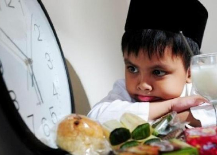 Berikut Cara Agar Buah Hati Mau Ikut Berpuasa Ramadan