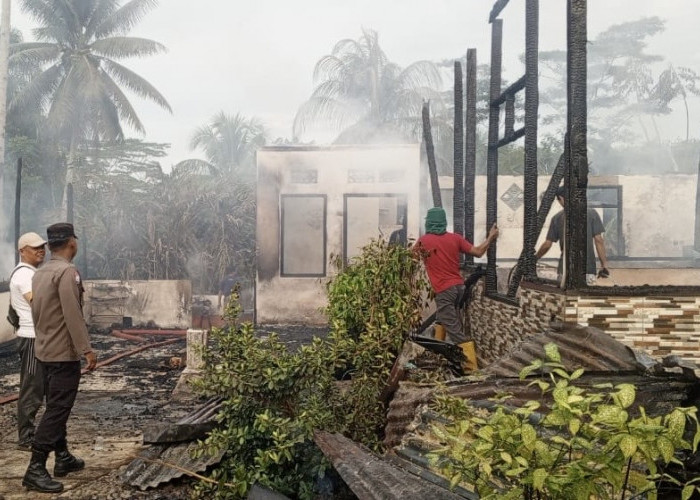 Jelang Subuh, Rumah Warga Sido Luhur Ludes Terbakar