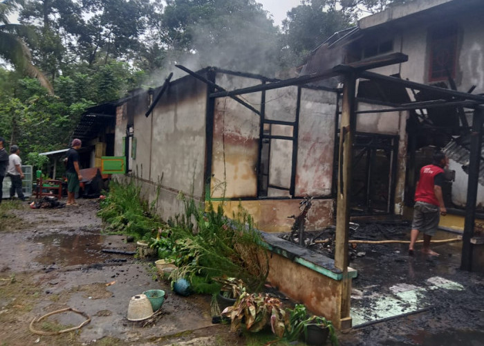 Rumah Warga Sumberejo Habis Dilahap Si Jago Merah, Kerugian Ditaksir Ratusan Juta Rupiah