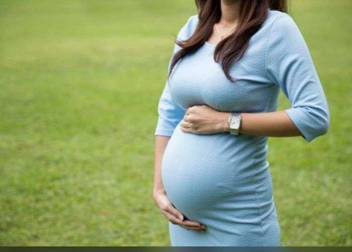 Hubungan Antara Ibu Hamil dan Air Kelapa Bisa Membuat Bayi Bersih, Ternyata Hanya Mitos