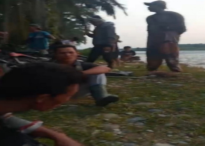 Pencarian Korban Diduga Hanyut, Warga dan Tim Gabungan Sisir Sungai Sebelat