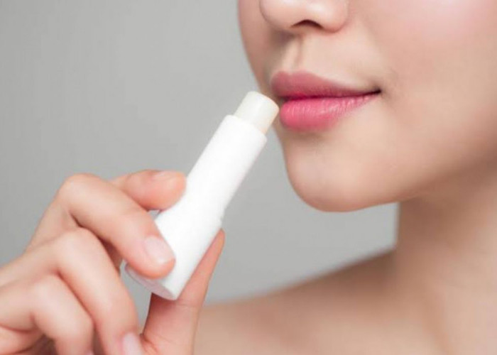 Cukup Gunakan Bahan Alami, Kamu Bisa Buat Scrub untuk Bibir yang Melembapkan dari Dalam