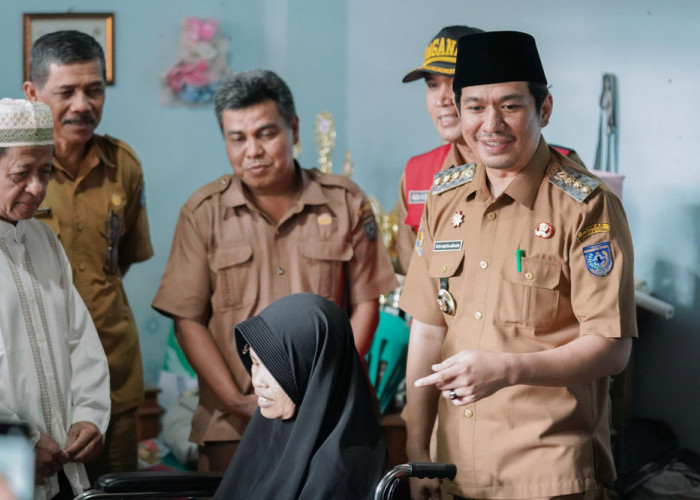 Menderita Kanker dan Tak Bisa Jalan, Bupati Bengkulu Utara Sambangi Warga Purwodadi