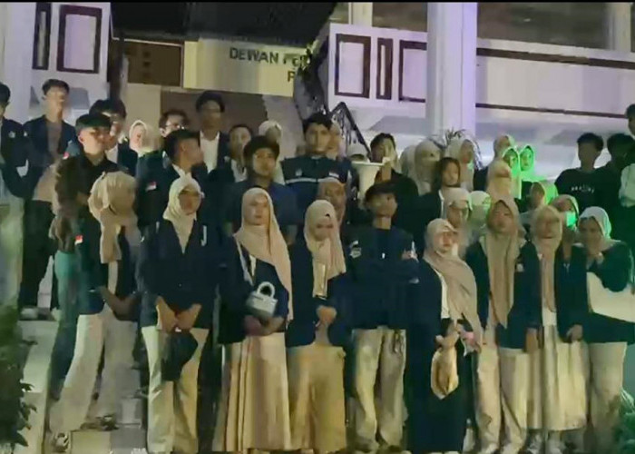 Aksi di DPRD Provinsi Bengkulu, 2 Mahasiswa Dilarikan ke Faskes