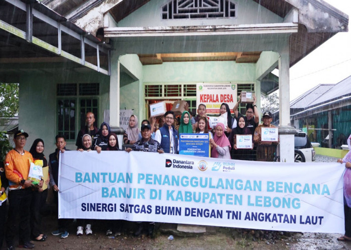 Peduli Banjir Lebong, Pelindo dan Lanal Bengkulu Salurkan Bantuan