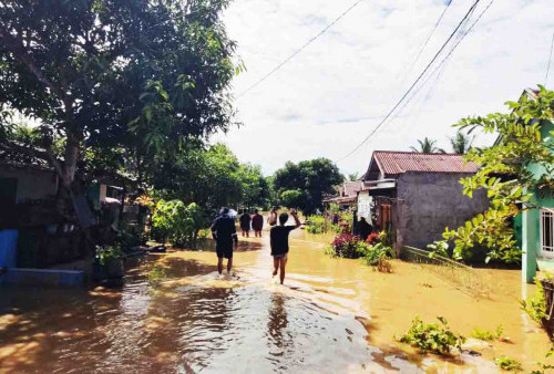 Hujan Sejak Subuh, Warga Bentiring Waspada Banjir