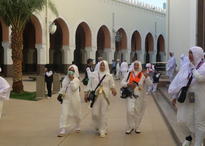 Ribuan Jemaah Haji Indonesia Mulai Jalankan umrah Wajib di Mekkah 