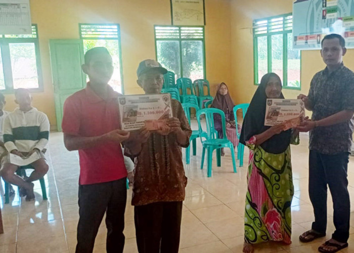 Pemdes Bukit Harapan Salurkan BLT DD 5 Bulan, Minta KPM Bijak Memanfaatkan