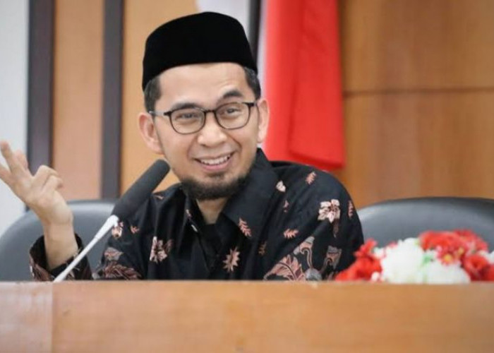 Pesan Ustaz Adi hidayat : Meski Mahal dan Bagus, Jangan Pernah Gunakan Sajadah Ini untuk Shalat!