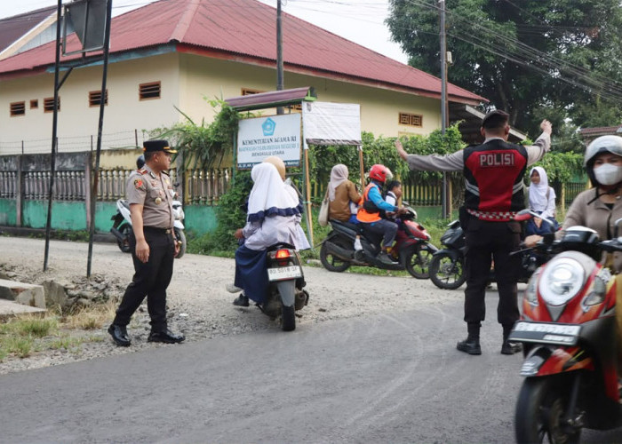 Tak Hanya Arahan, Kapolres Turun Langsung Atur Lalu Lintas