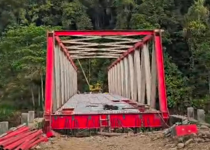 Jembatan Lubuk Selandak Segera Tuntas, Tinggal Pengencangan 4.000 Baut