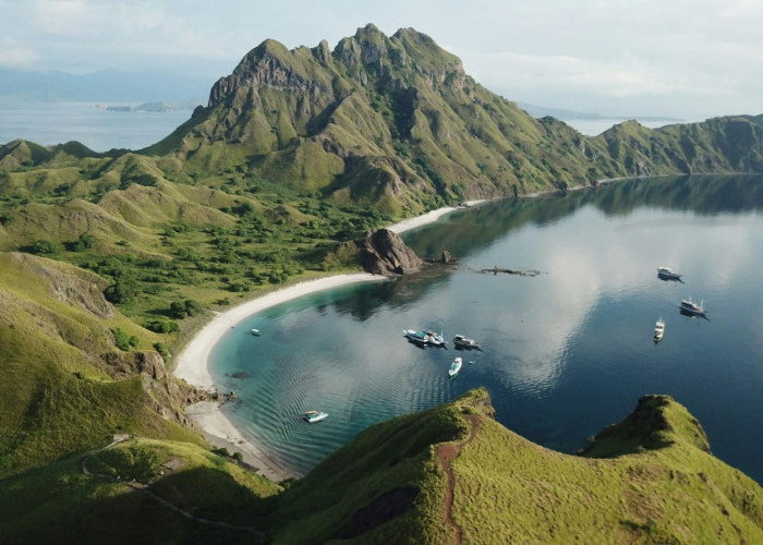Rekomendasi 5 Pulau Eksotis tak Berpenghuni di Indonesia yang Cocok untuk Tempat Liburan Bernuansa Alam