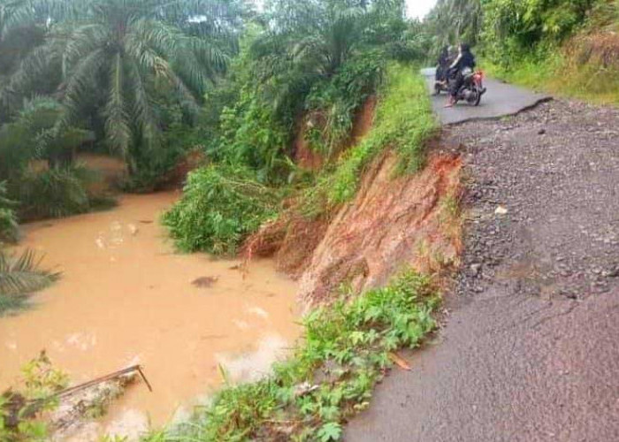 Rusak, Warga Harapkan Perbaikan Jalan Bukit Indah-Kualalangi