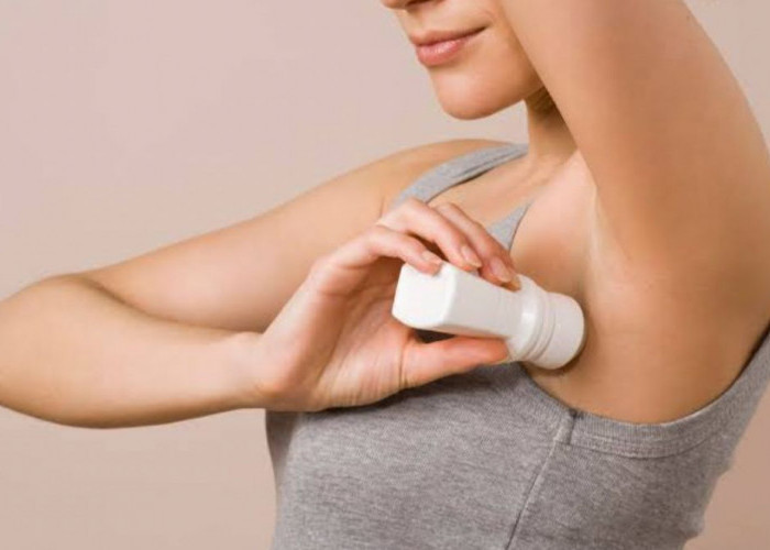 Sudah Pakai Deodoran Tapi Ga Ngaruh? Simak 4 Cara Pakai Deodoran yang Benar untuk Cegah Bau Badan