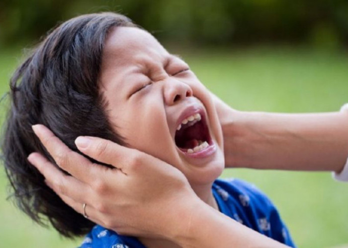 Tips Menghadapi Anak Cengeng Tanpa Drama