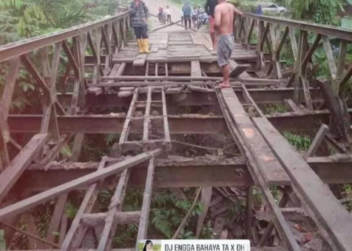 Papan Kayu Lantai Jembatan di Desa Air Putih Hilang Semua, Akses Kendaraan dari MSS-Ulok Kupai Lumpuh Total