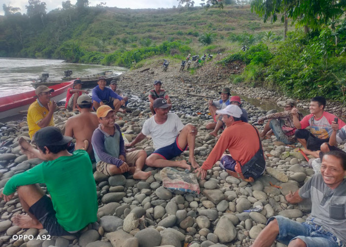 Pencarian Korban Hanyut Diperluas, 10 Biduk Dikerahkan untuk Menyusuri Sungai