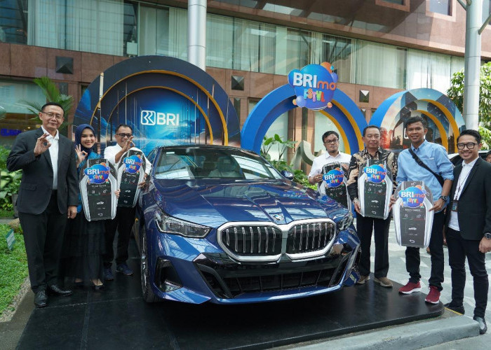 Apresiasi Nasabah Loyal, BRI Serahkan Hadiah BRImo FSTVL 2024 kepada Para Pemenang