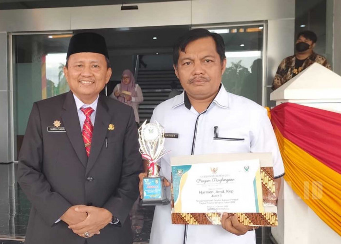 Kepala Puskesmas Tanjung Harapan, Raih Penghargaan Nakes Teladan Provinsi Bengkulu