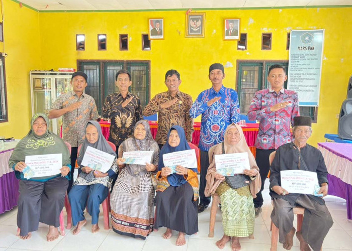 Pemdes Suka Makmur Salurkan BLT DD 4 Bulan untuk 19 KPM