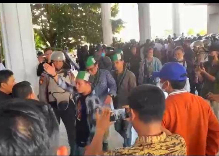 Sandri, Perlawanan dan Independensi Mahasiswa