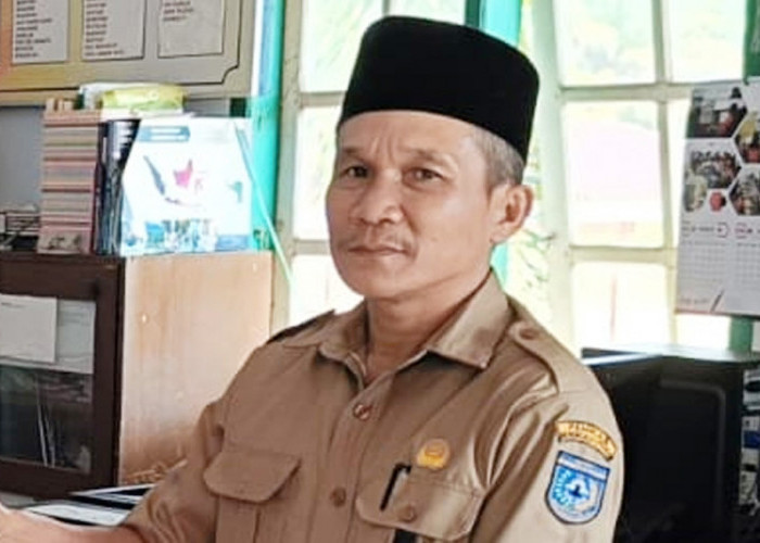 Longsor Gerus Jalan Desa, Pemdes Bangun Karya Minta Pembangunan Pelapis Tebing