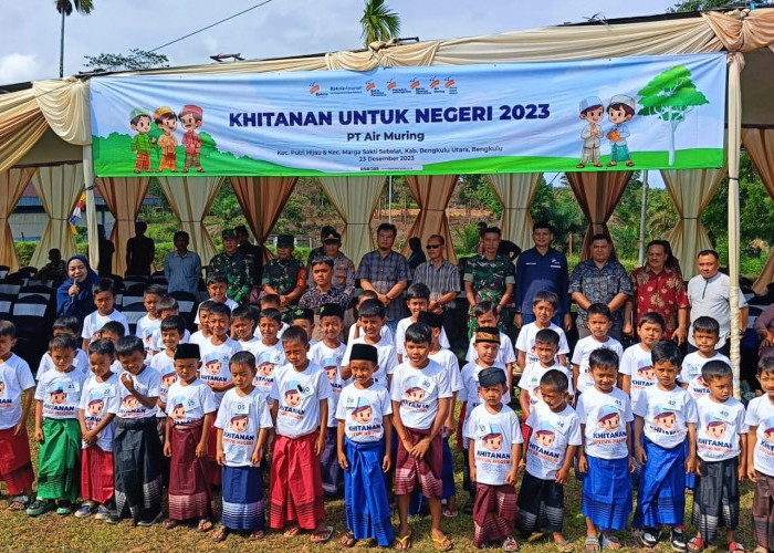 Laznas Bakrie Amanah dan PT Air Muring Isi Libur Sekolah di Bengkulu dengan Acara Khitanan untuk Negeri