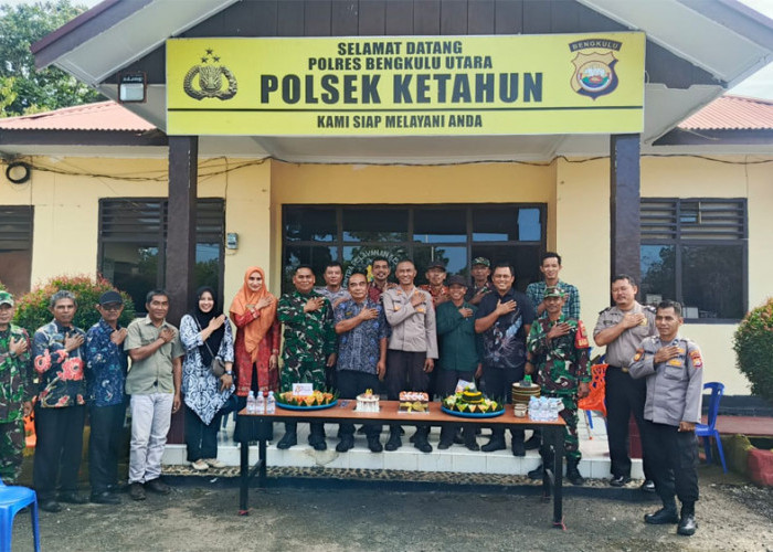 HUT Bhayangkara ke-80, Diguyur Dukungan Tripika, Kapolsek Raih Penghargaan Kapolres