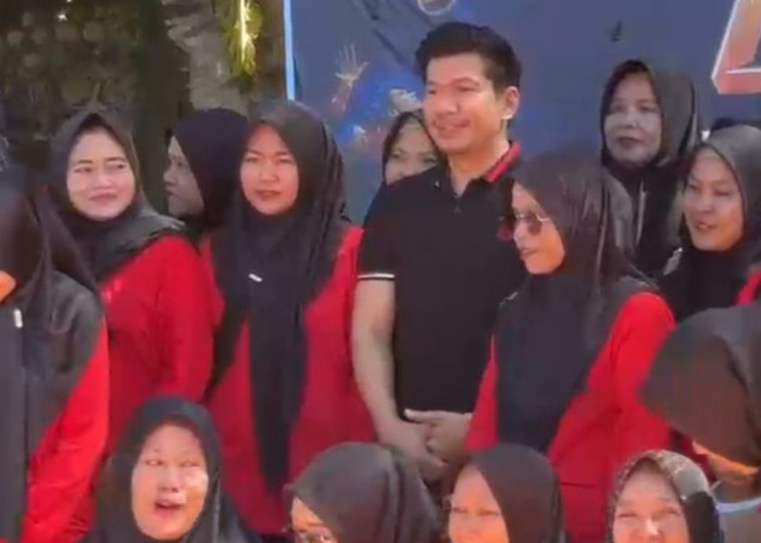 Buka Turnamen Voli Putri, Bupati Apresiasi Sinergi Pemuda Karang Taruna Bukit Makmur
