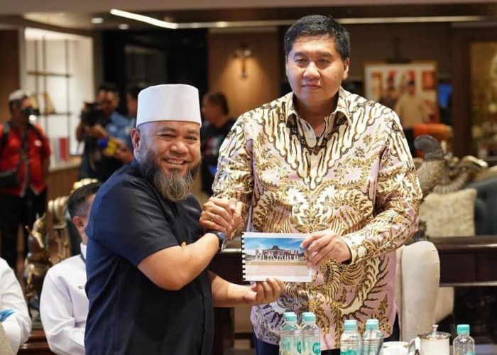 Jemput Tambahan 1.299 Unit Kuota BSPS, Gubernur Helmi: Ini Untuk Percepatan Rumah Layak Huni