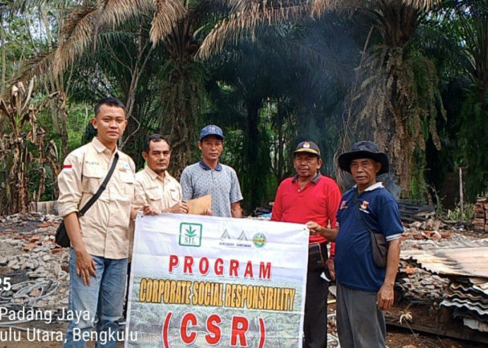 Ringankan Beban Masyarakat, PT SIL Salurkan Bantuan Korban Kebakaran di Desa Marga Jaya