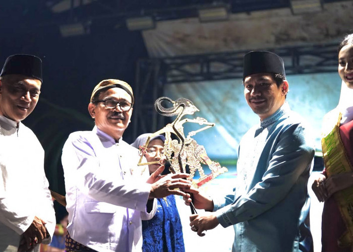 Ditutup Dengan Pagelaran Wayang Kulit, Bupati Sebut Rafflesia Kemumu Festival Bangkitkan Wisata dan UMKM
