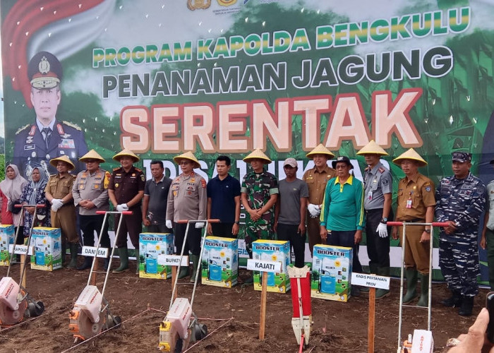 Kapolda Bengkulu Tanam Jagung di Desa Tanjung Agung, Kades : Terimakasih Pak Kapolda