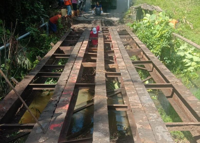 Jembatan Air Muring Mulai Dibongkar, Selama 5 Hari Kedepan Truk Besar Akan Dialihkan Lewat Jalur Ini