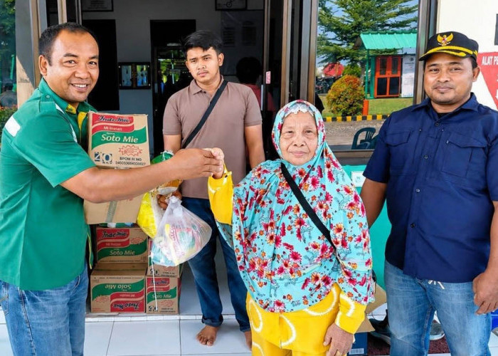 Paket Sembako Bantuan Perusahaan Sasar Warga Bukit Makmur