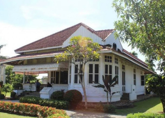 Cerita Air Sumur di Rumah Pengasingan Soekarno, Katanya Bisa Bikin Awet Muda!