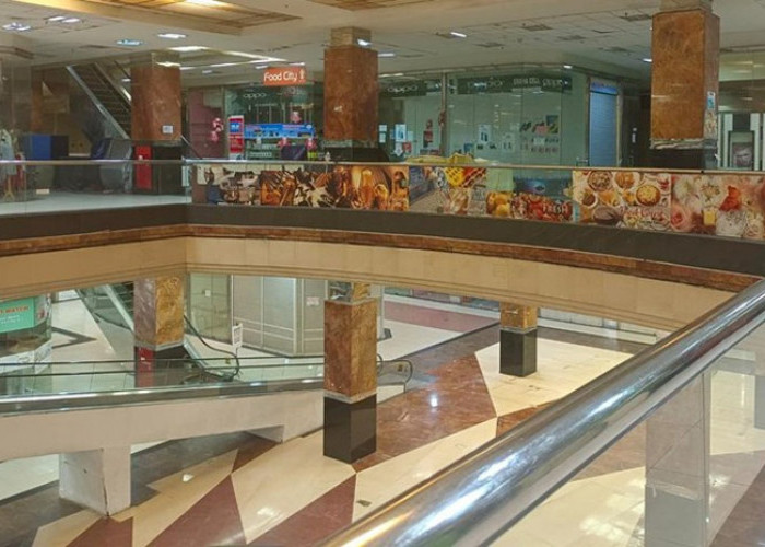Ketika Mall Mall Mulai Tumbang Ditinggal Pengunjung, Sepi dan Horor