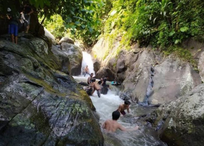 Air Terjun Sengak, Wisata Baru yang Ramai Dikunjungi Gen Z Bengkulu Tengah