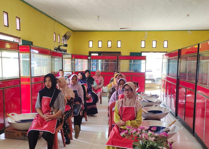 Berikan Pelatihan Produktivitas, Disnakertrans Bengkulu Utara Dorong Puluhan UMKM di Desa Naik Kelas