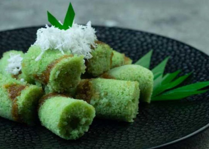 Kue Putu, Jajanan Tradisional yang Tak Lekang oleh Waktu