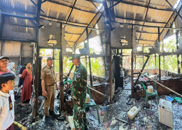Ditinggal ke Kantor Desa, Rumah Lansia Penerima PKH Ludes Terbakar