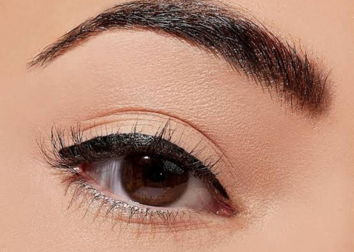 Tips Memakai Eyeliner Sesuai Bentuk Mata! Jangan Sampai Salah Pilih!