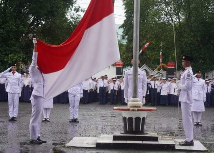 Kades Lubuk Lesung Himbau Masyarakat Mulai Pasang Bendera Merah Putih