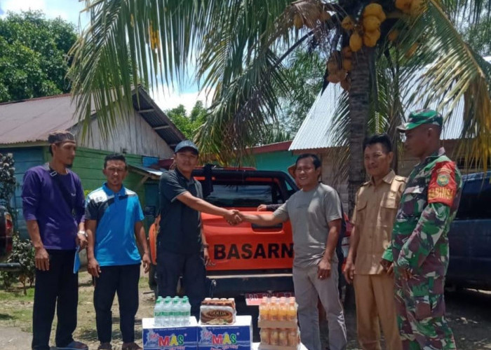 Alno Serahkan Bantuan untuk Keluarga Korban Hanyut di Tanjung Kemenyan