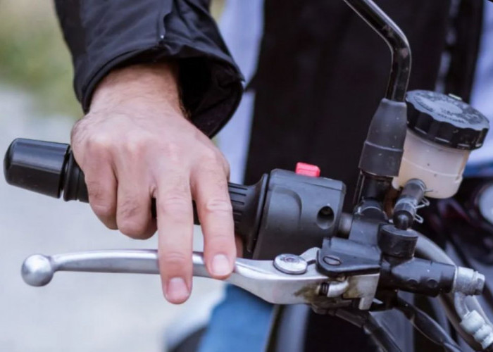 Gas Motor Nyangkut? Tenang, Atasi dengan 4 Langkah Ini!